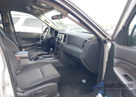 2009 Jeep Grand Cherokee Laredo z USA, uszkodzony, nr VIN 1J8GR48K49C515122